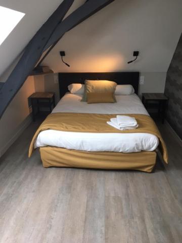 Le Relais Hotel Saint-Quentin-les-Anges Екстериор снимка
