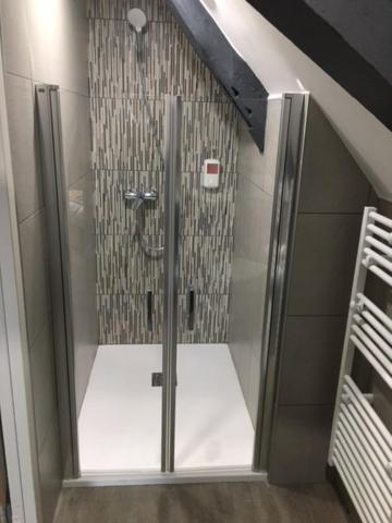 Le Relais Hotel Saint-Quentin-les-Anges Екстериор снимка
