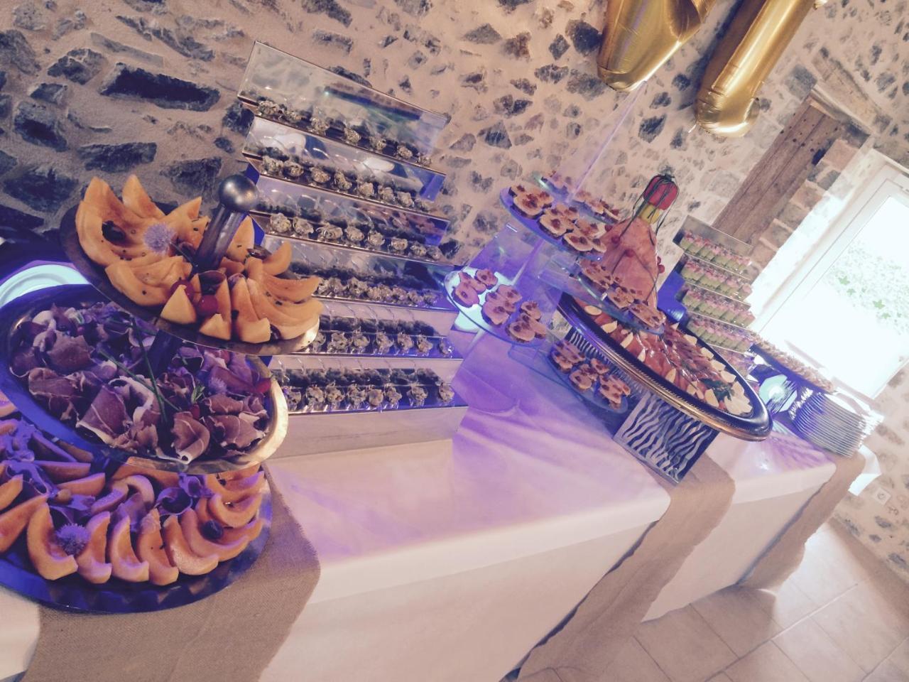 Le Relais Hotel Saint-Quentin-les-Anges Екстериор снимка